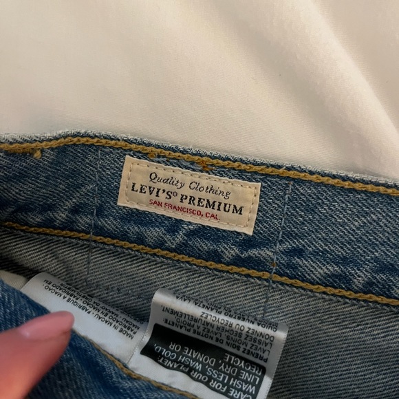 Levis 501 Shorts - Picture 4 of 5